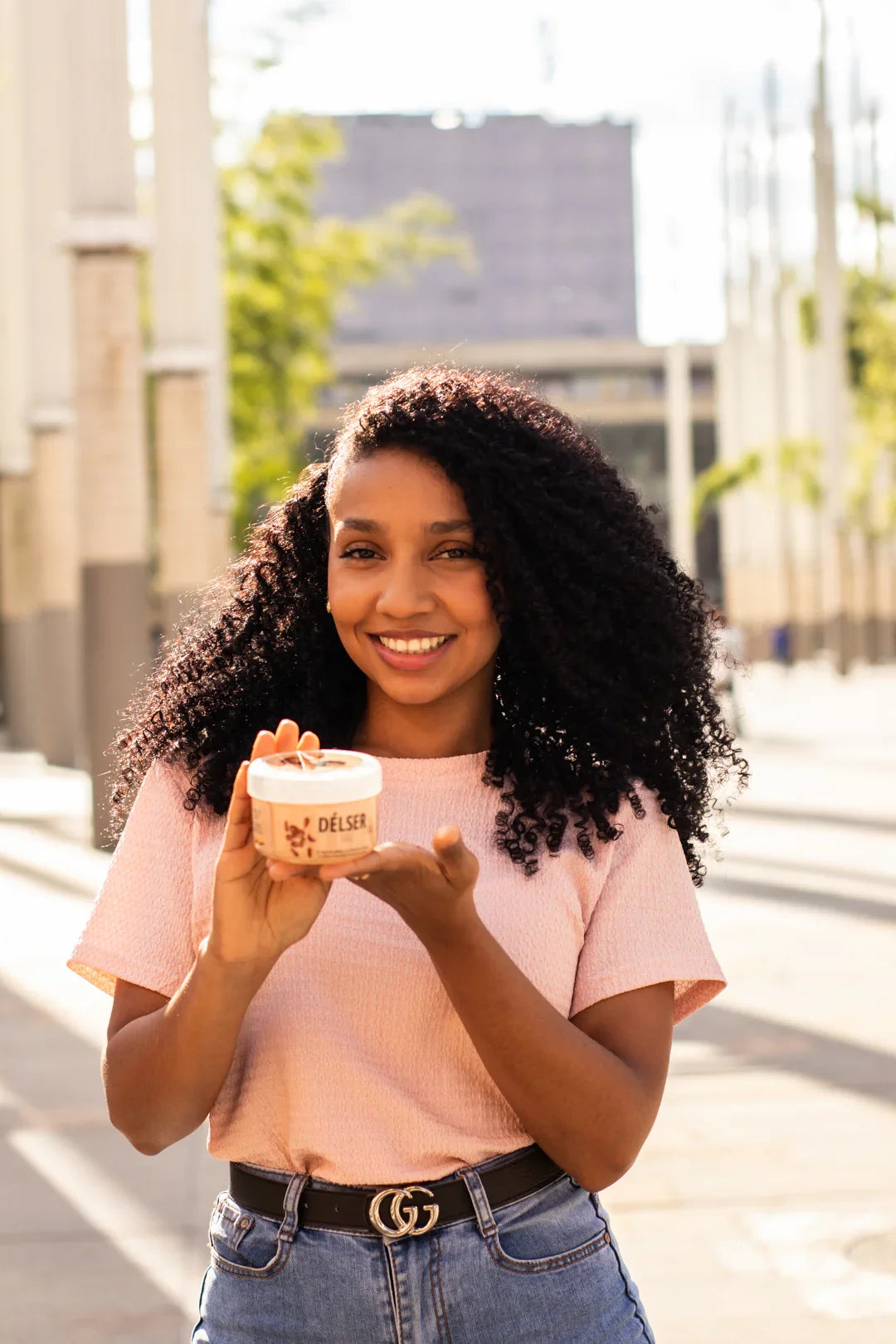 Cómo definir rizos en cabello afro y rizado: guía paso a paso
